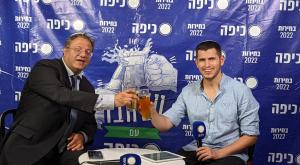 בן גביר על הבר עם כיפה צילום: כיפה חדשות
