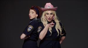 גיתית פישר ואושרית סרוסי, "ממושטרות"  צילום: HOT  ברנז'ה