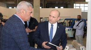 בנט בביקור צילום: עמוס בן גרשום/ לע"מ חדשות