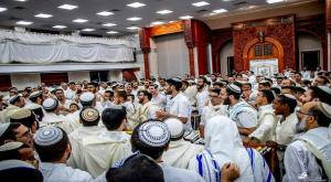 ריקודים בישיבת בצאת יום הכיפורים צילום: אורי טוסון חדשות