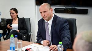 בנט מעיד בוועדה לחקר אסון נחל צפית בתחילת החודש צילום: Avshalom Sassoni/Flash90 חדשות