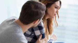 איך להתגבר על הקושי בזמן הנידה?  צילום: fizkes,Shutterstock זוגיות