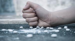 גמילה מהתמכרויות  צילום: Orawan Pattarawimonchai,Shutterstock כדאי לדעת