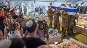 הלוויה צבאית בחודש דצמבר 2024 |  צילום: Chaim Goldberg,Flash90 דעות