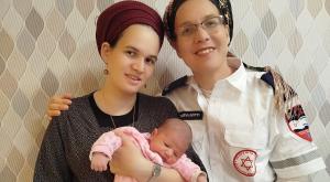 הסבתא ידידה, האם הטרייה והתינוקת החדשה |  צילום: דוברות מד"א חדשות