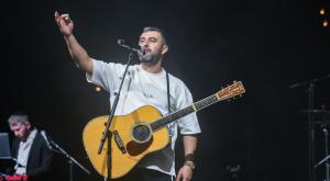 ישי ריבו בהופעה בבריכת הסולטן |  צילום: Arie Leib Abrams,Flash90 ברנז'ה