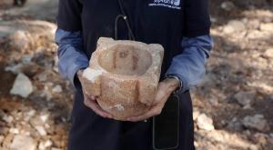 כלי אבן המזוהים עם האוכלוסייה היהודית בת' בית שני, שנתגלו לאחרונה במחצבות הר חוצבים צילום: אמיל אלג'ם, רשות העתיקות חדשות