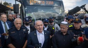 נתניהו בזירת הפיגוע |  צילום: Chaim Goldberg,Flash90 חדשות