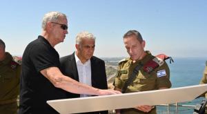 לפיד וגנץ בסיור צילום: עמוס בן גרשון, לע"מ חדשות