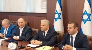 לפיד בישיבת הממשלה צילום: כיפה פוליטי