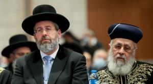 הרב יצחק יוסף והרב דוד לאו צילום:  Noam Revkin Fenton/Flash90 חדשות