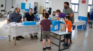 קלפי ביישוב נוקדים. בחירות תשפ"ג צילום: Gershon Elinson/Flash90 פוליטי