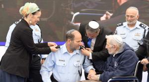 משפחת פרנקל באירוע צילום: דוברות המשטרה ברנז'ה