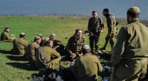 מילואמיניקים אוכלים צילום: Michael Giladi/Flash90 חדשות