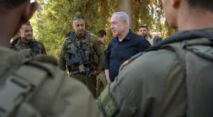נתניהו עם חיילים צילום: מעיין טואף/לע"מ דעות