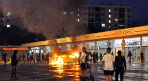 המהומות בפריז צילום:  CC BY-SA 4.0 Toufik-de-Planoise ויקיפדיה  מדיני