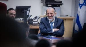 דרעי, דרש את תלושי המזון בהסכמים הקואליציונים צילום: Chaim Goldberg/Flash90 פוליטי