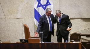 לוין ולוי בעת ההחלפה צילום: דוברות הכנסת - נועם מושקוביץ' פוליטי