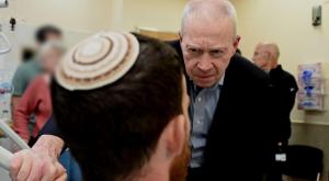 גלנט, ביקר את פצועי הימ"מ צילום: אריאל חרמוני, משרד הביטחון ביטחון