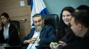 גפני בוועדת הכספים, דירוג האשראי דווקא ירד צילום: Yonatan Sindel,Flash90 כסף