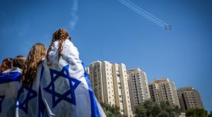 הטמפרטורות יעלו ביום העצמאות  צילום: Yonatan Sindel,Flash90 תחזית מזג האוויר