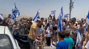 כפיר זר שב לביתו צילום: צילום מסך חדשות