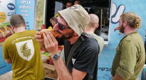 לוחמים אוכלים, למצולמים אין קשר לנאמר בידיעה צילום: Michael Giladi,Flash90 בריאות
