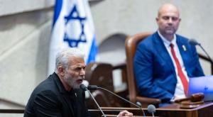 לפיד, לא יכול היה להתאפק צילום: Yonatan Sindel,Flash90 חדשות