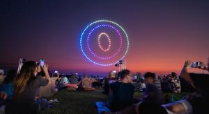 מופע רחפנים, אילוסטרציה צילום: Vincent_Nguyen,Shutterstock חדשות
