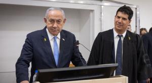 נתניהו ועורך דינו עמית חדד, היום צילום: Miriam Alster,Flash90 חדשות