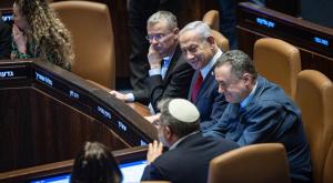 נתניהו, חוק חדש יסייע לו במשפט? צילום: Yonatan Sindel,Flash90 חדשות