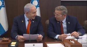 פוקס ונתניהו, מסר מול כל השרים צילום: צילום מסך, לע"מ חדשות