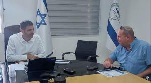 קרעי וראש המועצה רוזנטל צילום: דוברות התיישבות