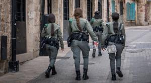שוטרות, למצולמות אין קשר לנאמר בידיעה צילום: Nati Shohat,Flash90  חדשות