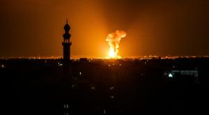 תקיפה ישראלית בחאן יונס, ארכיון צילום: Abed Rahim Khatib,Flash90 חדשות