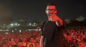 חנן בן ארי באמצע ההופעה צילום: באדיבות המצולם ברנז'ה