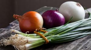 בצלים. מה ההבדל? צילום: ORLIO,Shutterstock אוכל