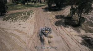 טנק נכנס לשטח המסיבה בנובה צילום: קשת 12 טלוויזיה