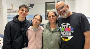 משפחת אביגדורי ביום השחרור של שרון ונעם, 25.11 צילום: ללא חדשות