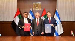 החתימה על ההסכם, ראשון צילום: קרדיט רפי בן חקון לעמ משרד החוץ כסף