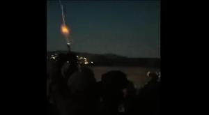 חייל יורה מעל ראשי המפגינים צילום: צילום מסך חדשות