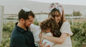 שושי תמם בברית המילה צילום: ראשית לפידות ברנז'ה