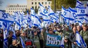 אחים לנשק צילום: Yonatan Sindel/Flash90 חדשות