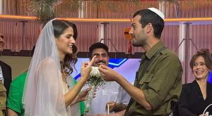 החתונה המרגשת באולפן ארץ נהדרת צילום: קשת 12, ארץ נהדרת טלוויזיה