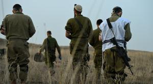 חיילים מתפללים צילום: Michael Giladi/Flash90 דעות