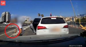 רגע התקיפה צילום: דוברות המשטרה פלילים
