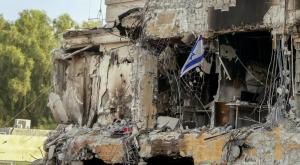 תחנת המשטרה בשדרות לאחר המתקפה של החמאס צילום: Yossi Zamir/Flash90 פוליטי