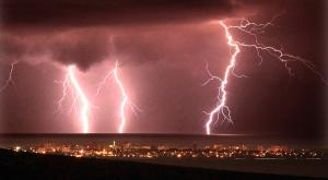 ברקים, אילוסטרציה צילום: Yossi Zamir,FLASH 90 תחזית מזג האוויר