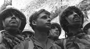 הצנחן המיתולוגי צילום: דוד רובינגר לשכת העיתונות הממשלתית חדשות