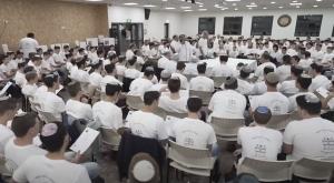 שירה המונית לזכר הנופלים צילום: טל חיים, צילום מסך המגזר